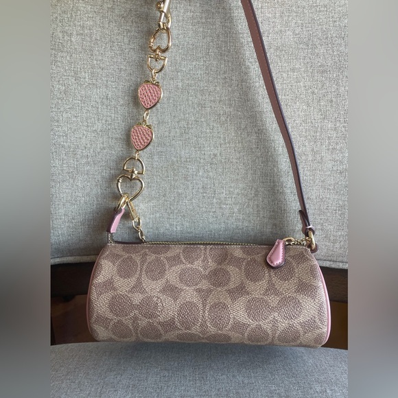 NWT！COACH NOLITA BARREL BAG IN COLORBLOCK SIGNATURE（COACH CY040）gift receipt - Picture 2 of 12